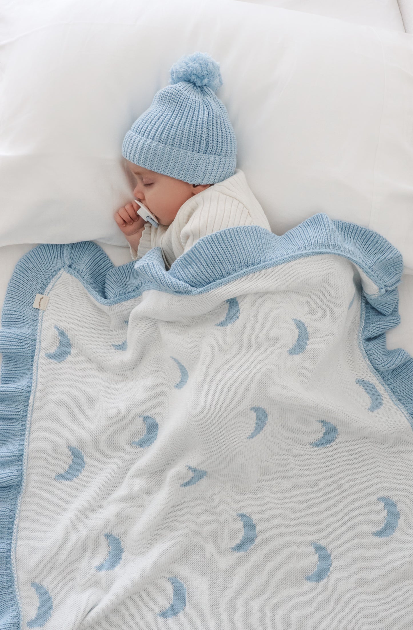 RUFFLE KNIT BLANKET - MOON