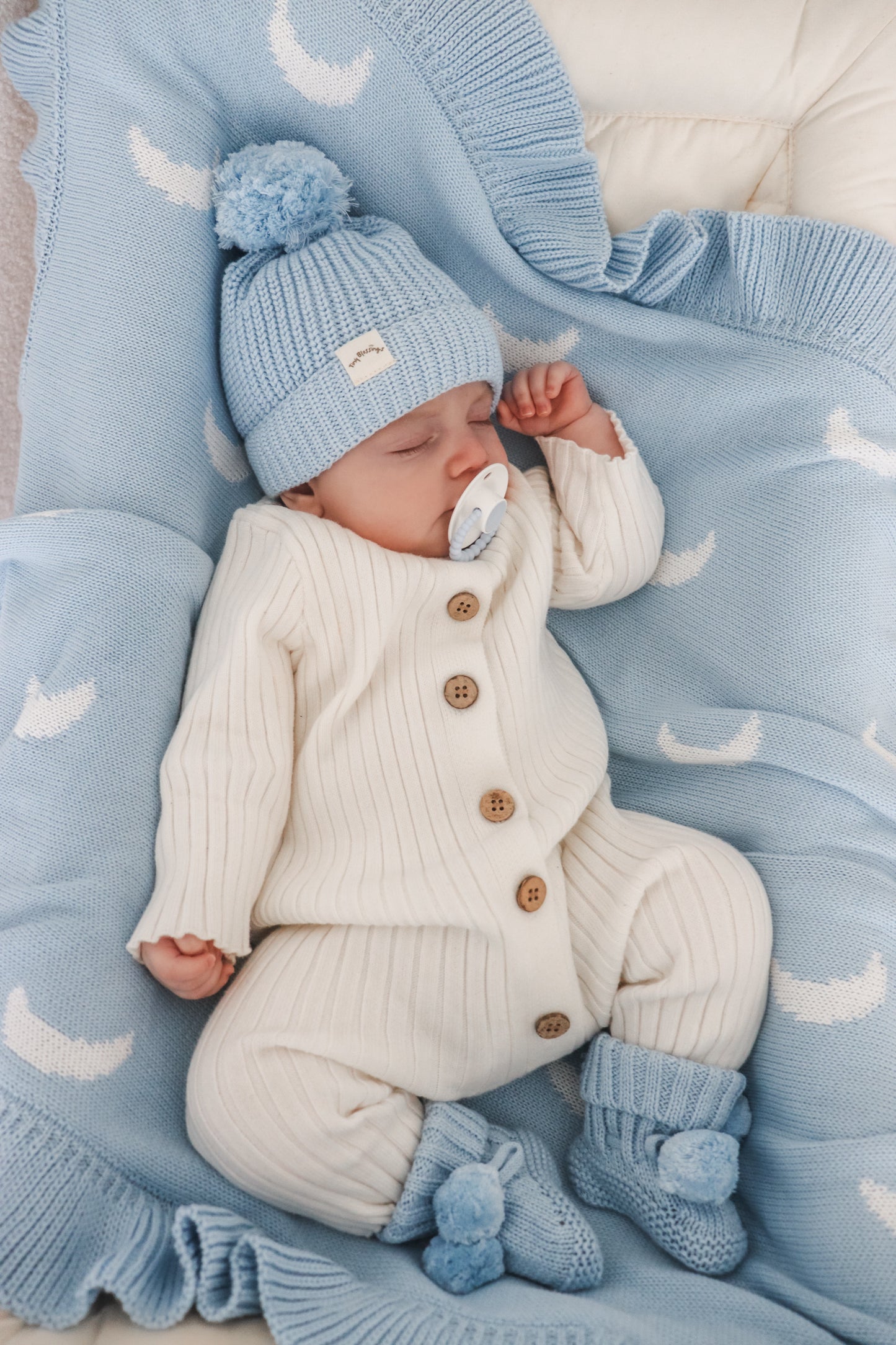 RUFFLE KNIT BLANKET - MOON