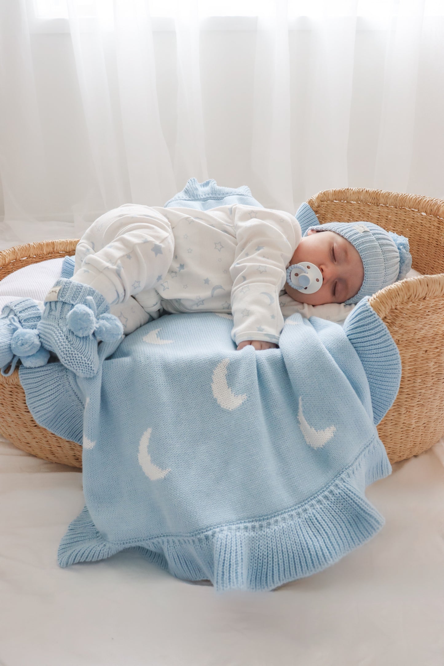 RUFFLE KNIT BLANKET - MOON