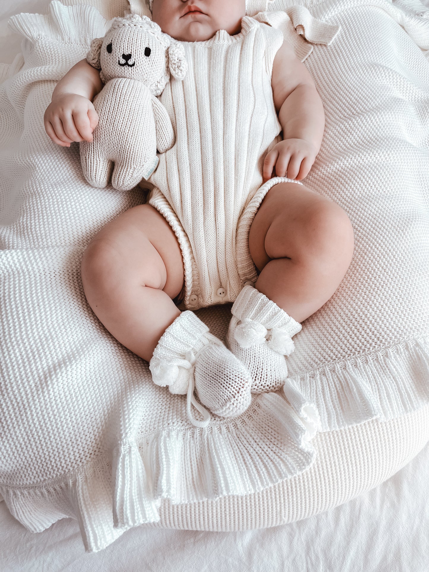 BLANKET + BOOTIE SET - WHITE