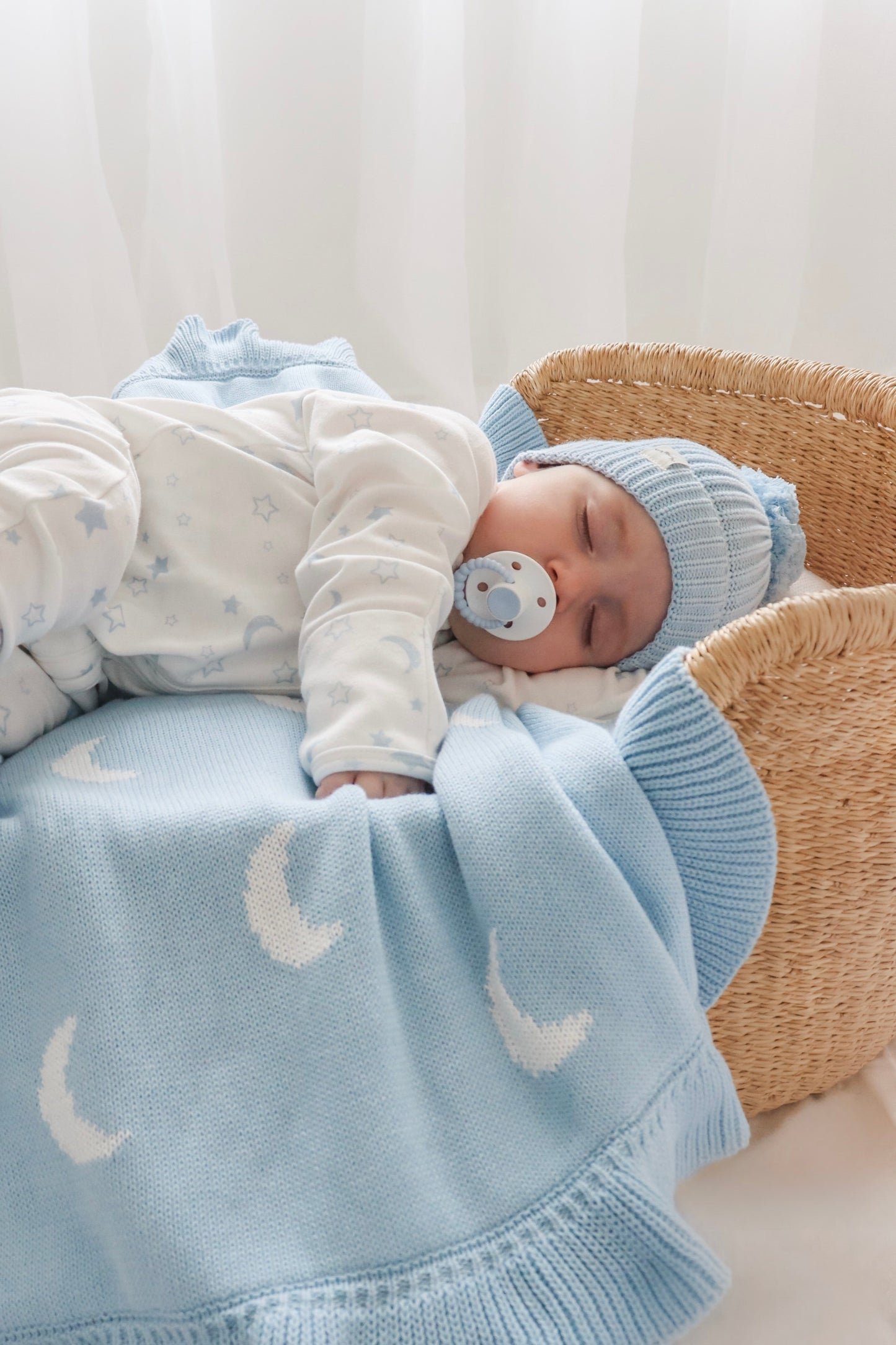 RUFFLE KNIT BLANKET - MOON